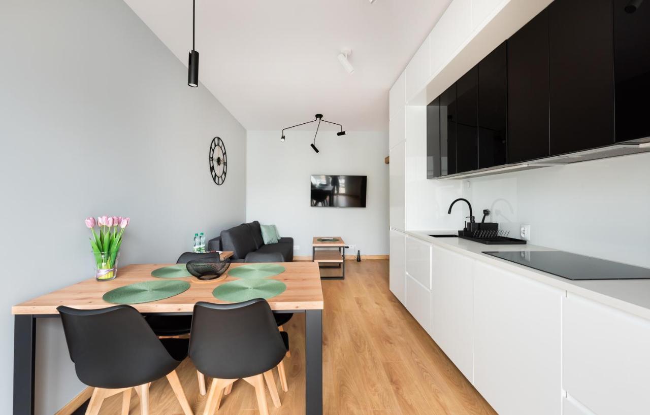 Wola Skwer Sunny Apartment Warschau Exterior foto