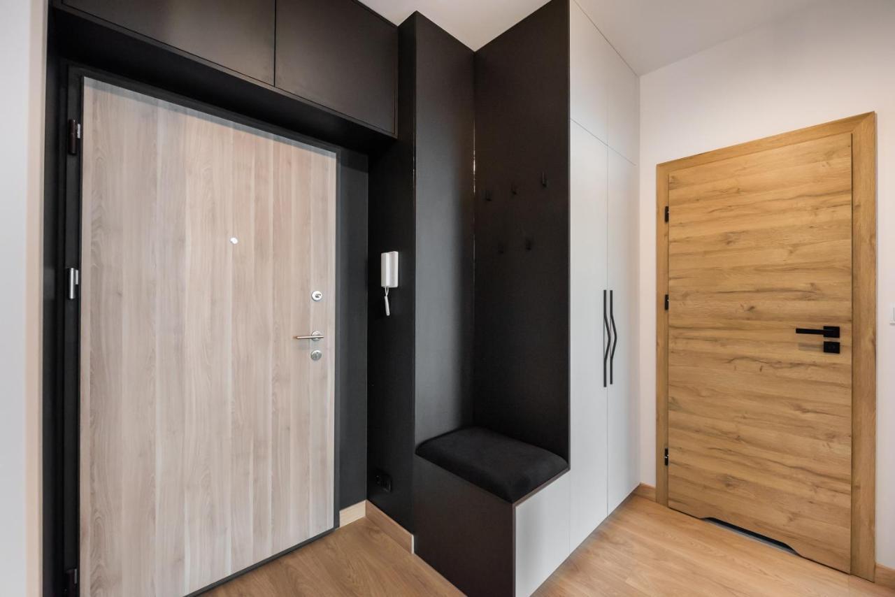 Wola Skwer Sunny Apartment Warschau Exterior foto