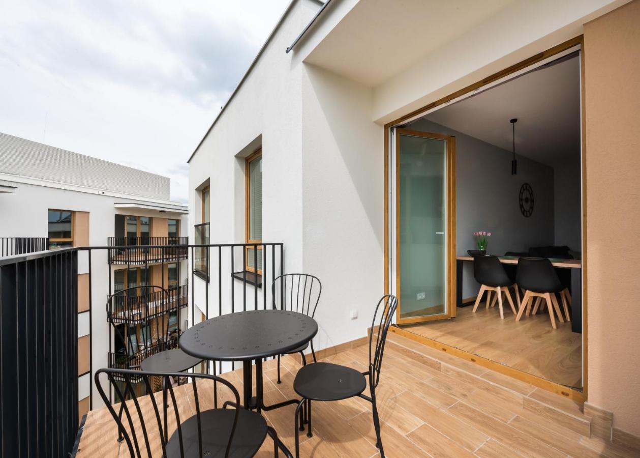 Wola Skwer Sunny Apartment Warschau Exterior foto
